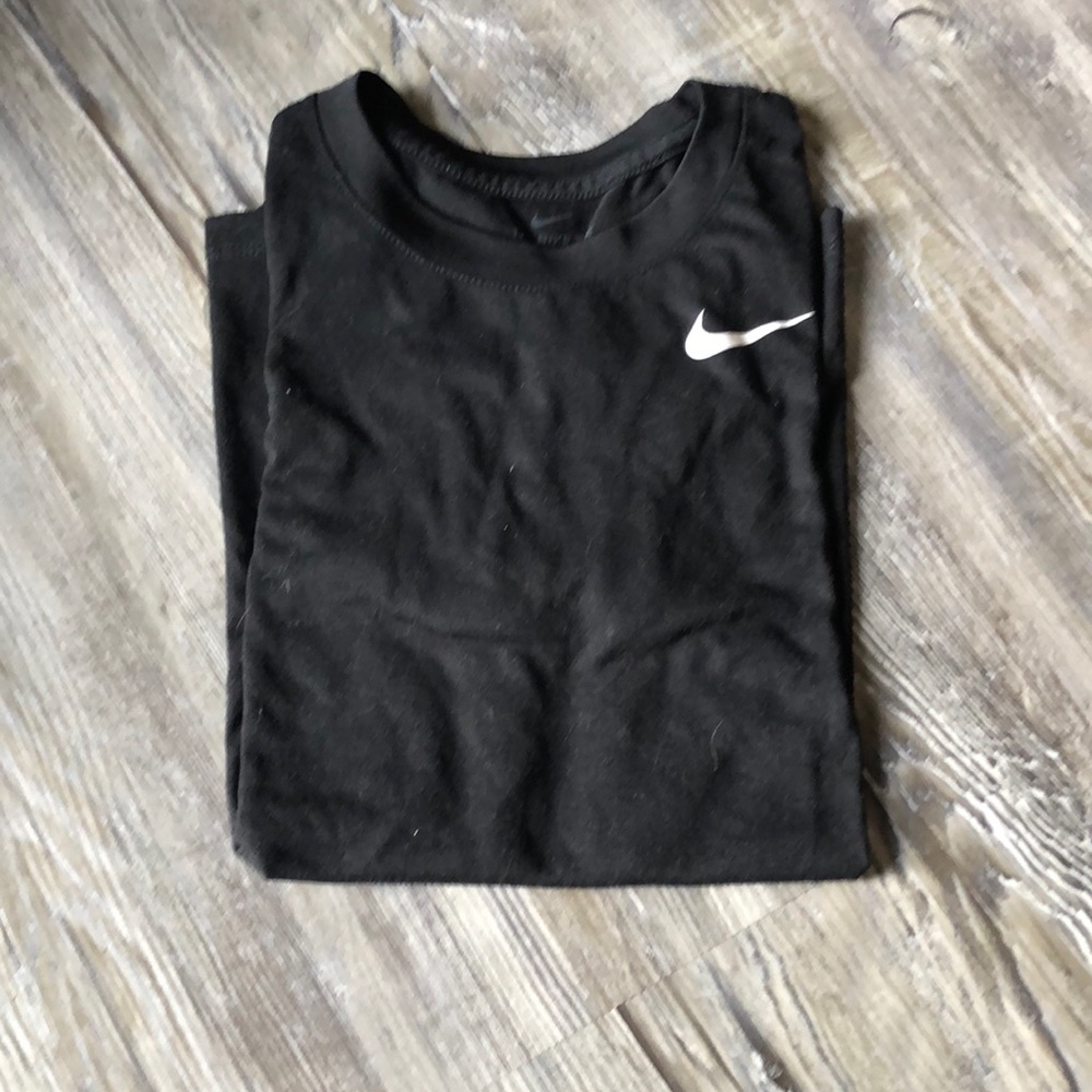 Nike dry fit short sleeve shirt